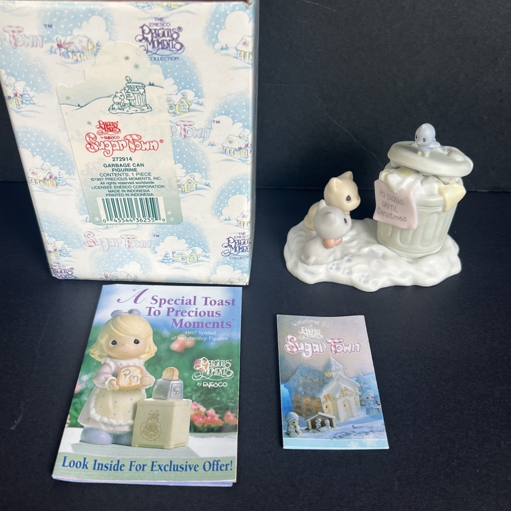1997 Precious Moments Sugar Town Garbage Can Cats 272914 NOS Original Box NEW